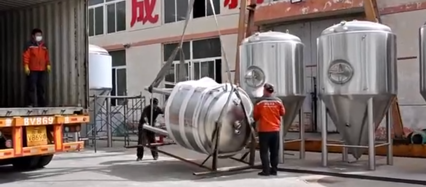 山东尊皇酿酒设备有限公司发货技术杠杠滴